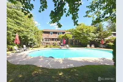 722 S Middlesex Avenue, Colonia, NJ 07067 - Photo 14