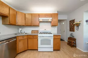 62 Secretariat Ct, Tinton Falls, NJ 07724 - Photo 10