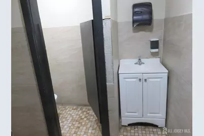 299 Smith Street, Perth Amboy, NJ 08861 - Photo 10