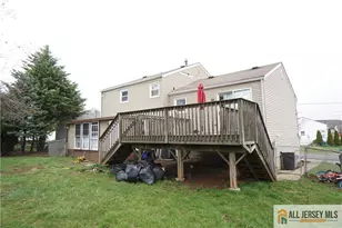 17 Wedgewood Dr, Carteret, NJ 07008 - Photo 22