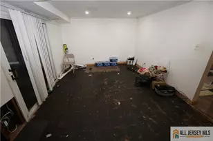 17 Wedgewood Dr, Carteret, NJ 07008 - Photo 20