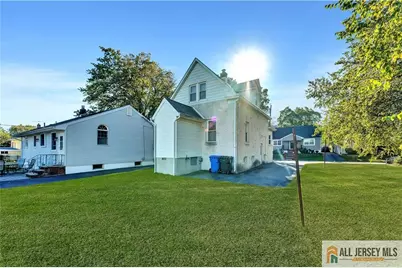 660 Leone Street, Woodbridge Township, NJ 07095 - Photo 26