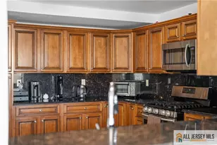 45 Broadway Ave, Jersey City, NJ 07306 - Photo 10