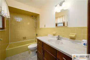 12 W Clark Pl, Colonia, NJ 07067 - Photo 22