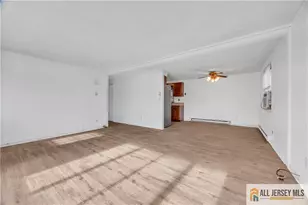 27 Railroad Ave, Helmetta, NJ 08828 - Photo 6