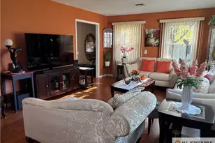 268 Middlebury Ln, Monroe Township, NJ 08831 - Photo 4