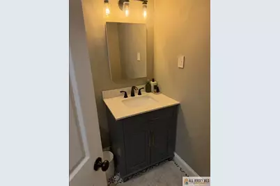 306 Sharon Court #306, Woodbridge Township, NJ 07095 - Photo 14