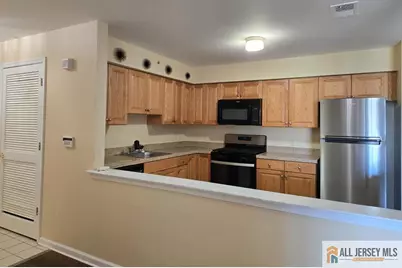 1338 Fernwood Court #1338, New Brunswick, NJ 08901 - Photo 2