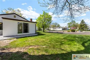 265 Crosse Dr, Monroe Township, NJ 08831 - Photo 18