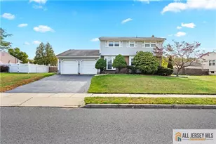 70 Creamer Dr, Sayreville, NJ 08872 - Photo 2