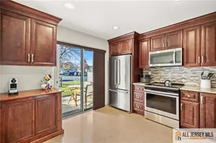 631 Madison Dr, Monroe Township, NJ 08831 - Photo 8