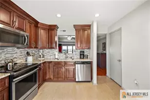 631 Madison Dr, Monroe Township, NJ 08831 - Photo 10