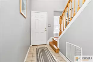269 Shady Oak Ct, Piscataway Township, NJ 08854 - Photo 4