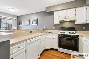 269 Shady Oak Ct, Piscataway Township, NJ 08854 - Photo 14