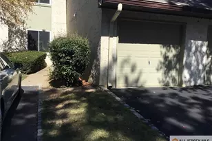 95 Thoreau Dr, Plainsboro Township, NJ 08536 - Photo 2