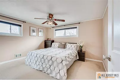 19 Oxford Road, East Brunswick Township, NJ 08816 - Photo 18