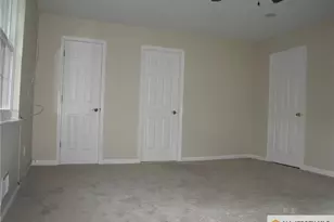 3203 N Oaks Blvd, North Brunswick Township, NJ 08902 - Photo 8