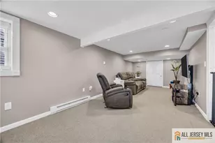 10 Lily St, Sayreville, NJ 08859 - Photo 26