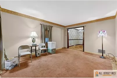 587 Ellis Place, Woodbridge Township, NJ 07095 - Photo 6