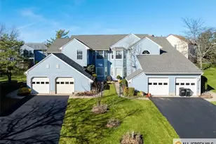 5 Wingate Ct, Monroe Township, NJ 08831 - Photo 2