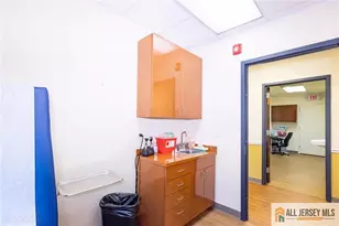 2 State Route 27 Hwy, Edison, NJ 08820 - Photo 30