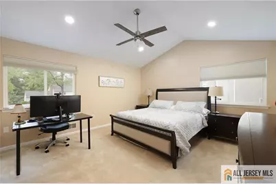 160 Buttonwood Drive, Piscataway Township, NJ 08854 - Photo 20