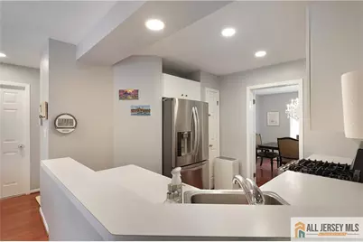 160 Buttonwood Drive, Piscataway Township, NJ 08854 - Photo 8