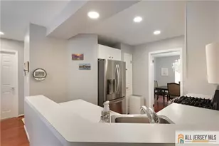 160 Buttonwood Dr, Piscataway Township, NJ 08854 - Photo 8