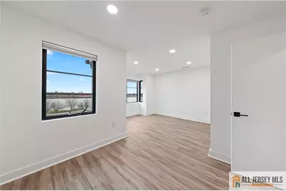 2 Harbor Front Plaza, Elizabeth, NJ 07206 - Photo 18