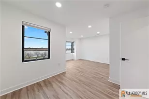 2 Harbor Front Plaza, Elizabeth, NJ 07206 - Photo 18