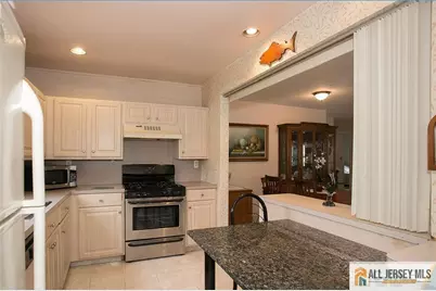 15 Clemmens Court, Edison, NJ 08820 - Photo 8