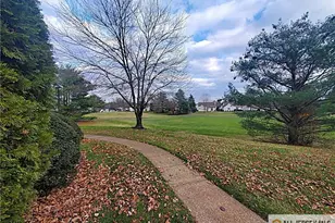 38 Rutland Ln, Monroe Township, NJ 08831 - Photo 2