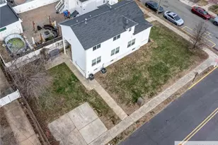 27 S 2nd St, Fords, NJ 08863 - Photo 32