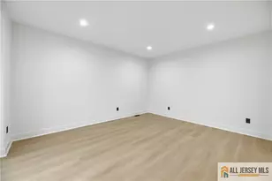 5 Hackett Dr, Edison, NJ 08820 - Photo 8