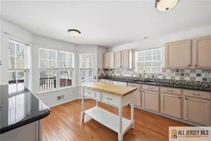 212 Hawthorne Rd, North Brunswick Township, NJ 08902 - Photo 2