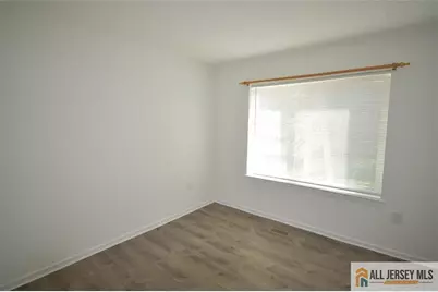 49 Farnham Square, Sayreville, NJ 08859 - Photo 16