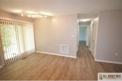 49 Farnham Square, Sayreville, NJ 08859 - Photo 8