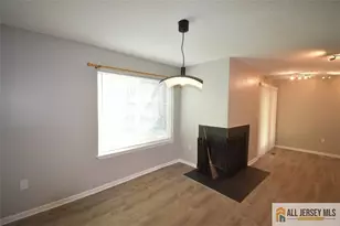 49 Farnham Square, Sayreville, NJ 08859 - Photo 4