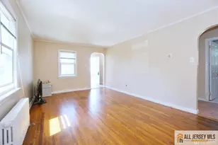 19 W Prospect St, East Brunswick Township, NJ 08816 - Photo 4