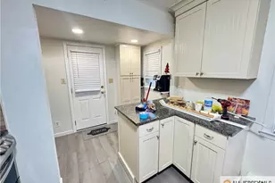 39 Hillcrest Ave, Edison, NJ 08817 - Photo 10