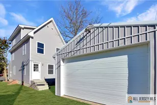 24 John St, Helmetta, NJ 08828 - Photo 2