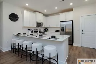 30211 Radford Ct, Monroe Township, NJ 08831 - Photo 2