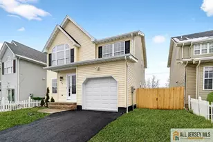 63 Scarlet Dr, Sayreville, NJ 08859 - Photo 2