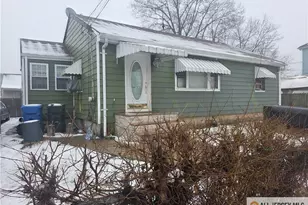 8 Beech St, Fords, NJ 08863 - Photo 2