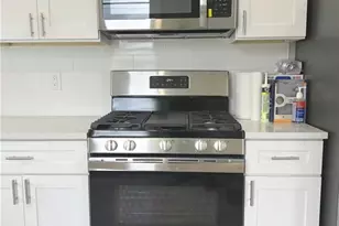 588 Livingston Ave, North Brunswick Township, NJ 08902 - Photo 6