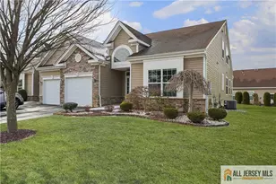 42 Gryphon Dr, Monroe Township, NJ 08831 - Photo 4