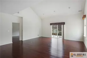 42 Gryphon Dr, Monroe Township, NJ 08831 - Photo 12