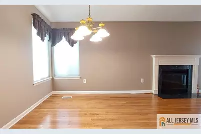 45 Farnham Square, Sayreville, NJ 08872 - Photo 2