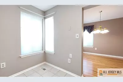 45 Farnham Square, Sayreville, NJ 08872 - Photo 10