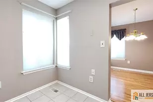 45 Farnham Square, Sayreville, NJ 08872 - Photo 10